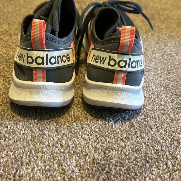 Women’s New Balance shoes - Picture 3 of 6